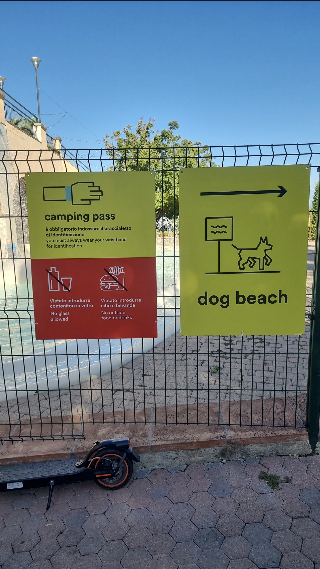 Dog-friendly beach at hu Norcenni Girasole